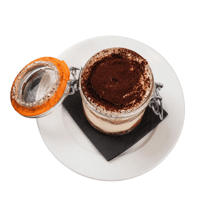 Tiramisu maison servi en verrine au Restaurant Giosué