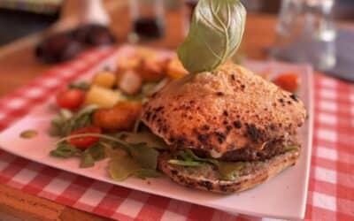 Le burger de pizza du chef, la création maison qu&rsquo;on ne trouve qu&rsquo;à Cassis